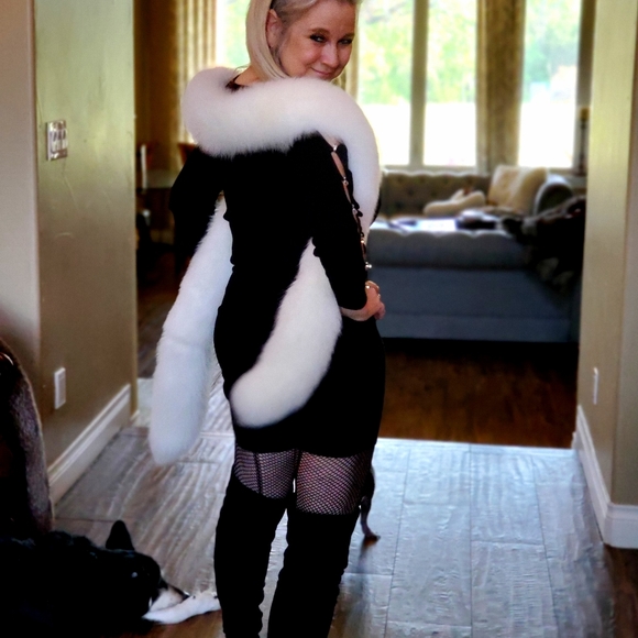 White Fox Fur Boa Wrap with Tails - Picture 13 of 17